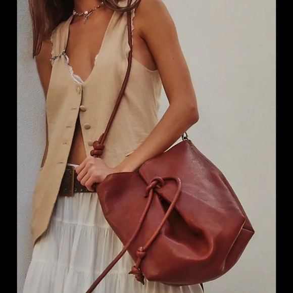 Free People Head Over Heels Leather Tote Bag in Abalone Shell NWT - Picture 11 of 11